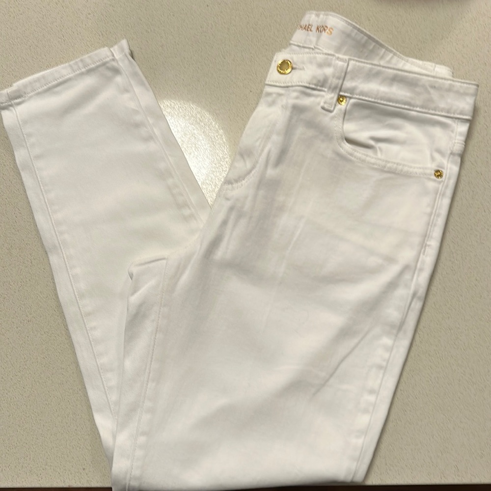 White skinny jeans